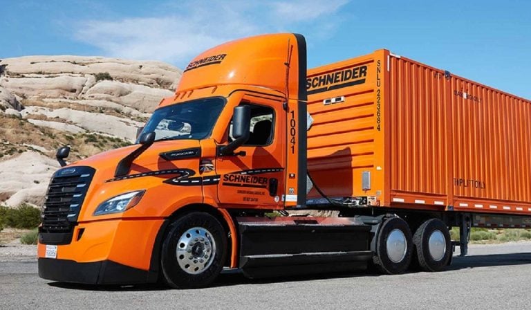 Schneider-Freightliner-eCascadia