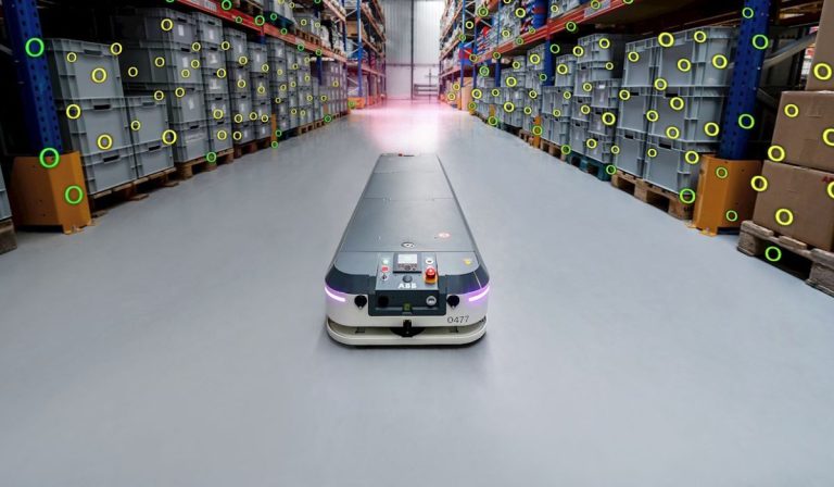 ABB-adquiere-Sevensense-robot-movil-autonomo-IA