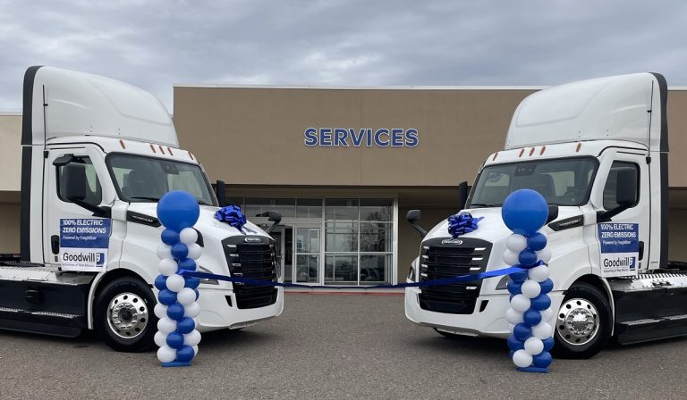 DTNA-Freightliner-eCascadia