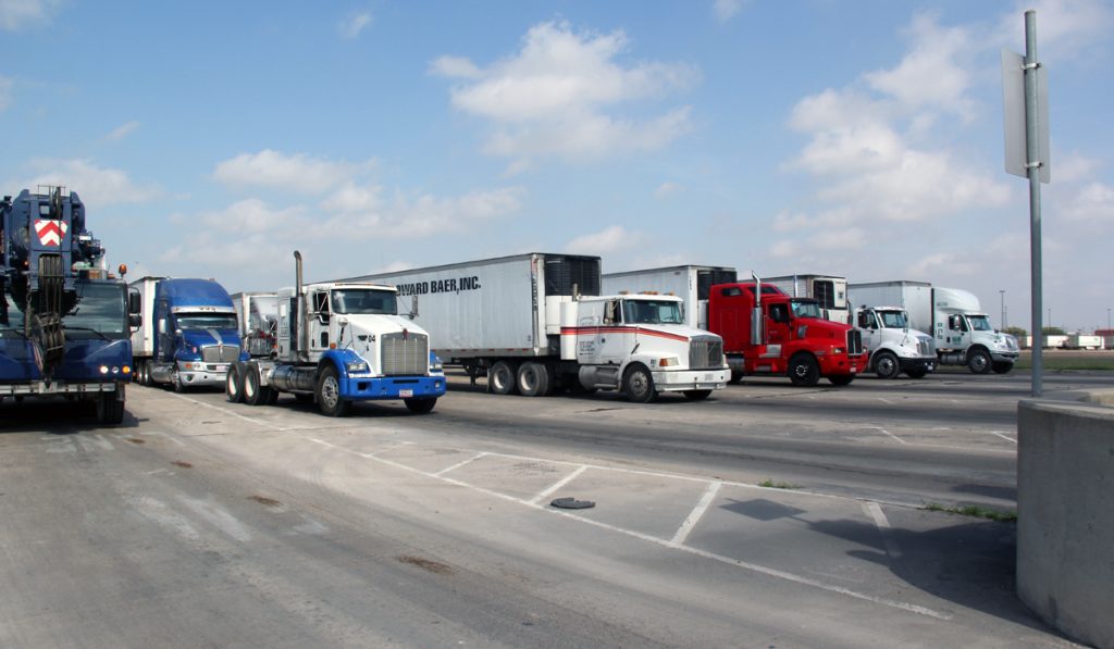 Autotransporte logra el febrero más alto en valor de carga entre México y EU