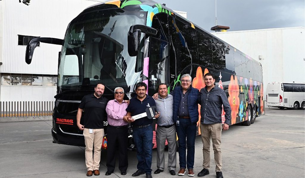 Trail Travel recibe su primer autobús Volvo 9800 Euro 6 