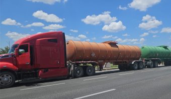 Tractocamion-doble-remolque-operadoes-detenidos