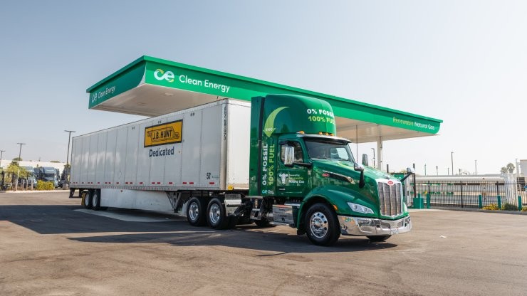 J.B.-Hunt-clean-energy-truck.