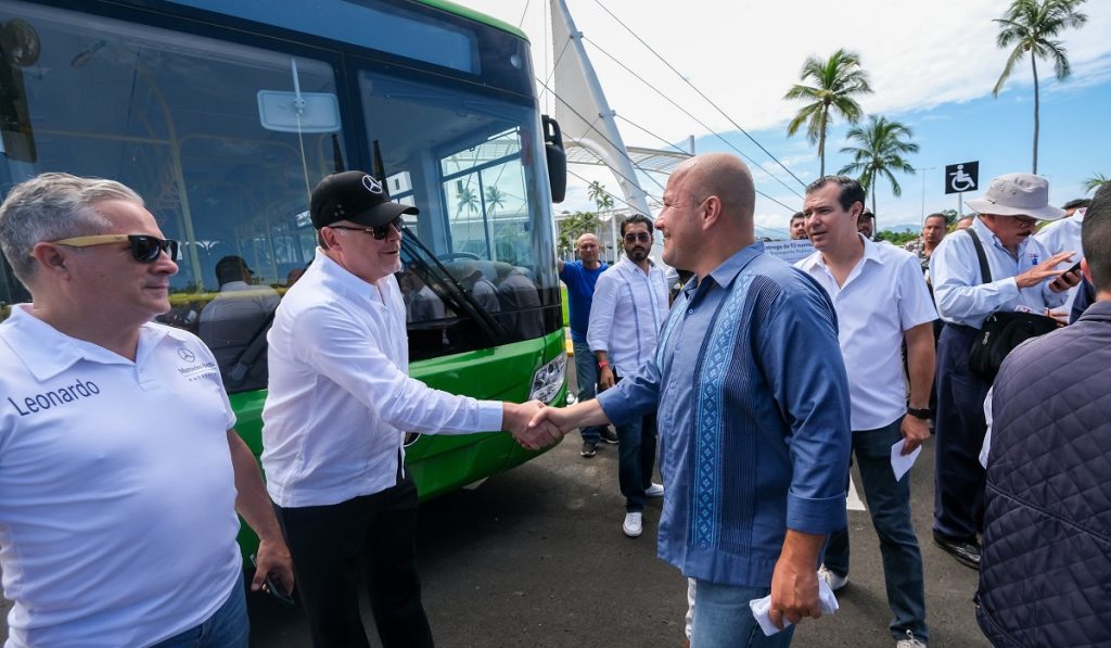 Puerto-Vallarta-Mercedes-Benz