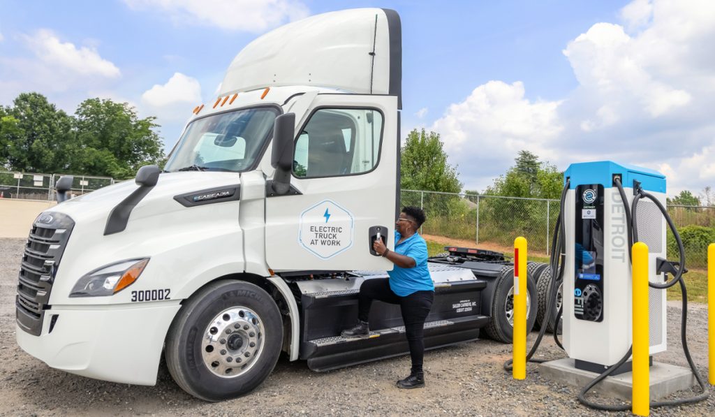 Daimler Truck Financial Services busca ser un proveedor de servicios integrados para la electromovilidad