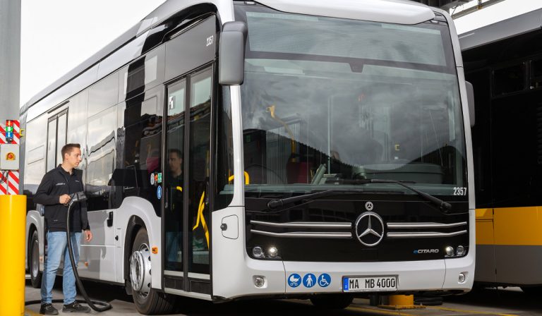 Venta de autobuses eléctricos reporta crecimiento a doble dígito en Europa