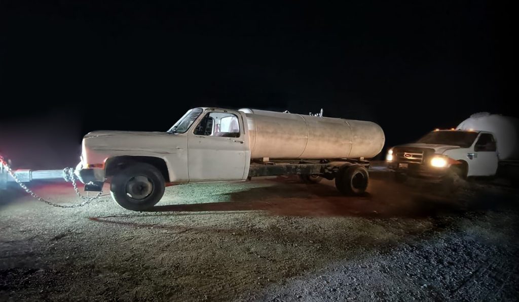 Predio y pipas resguardados por transporte de huachicol-Puebla