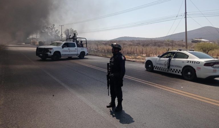 Michoacan-bloqueos-carreteros