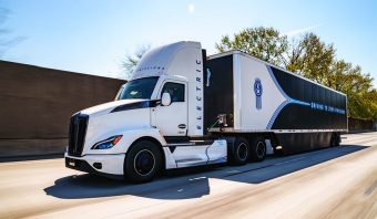 Kenworth prepara el lanzamiento del T880E y el renovado T680E para EU y Canadá