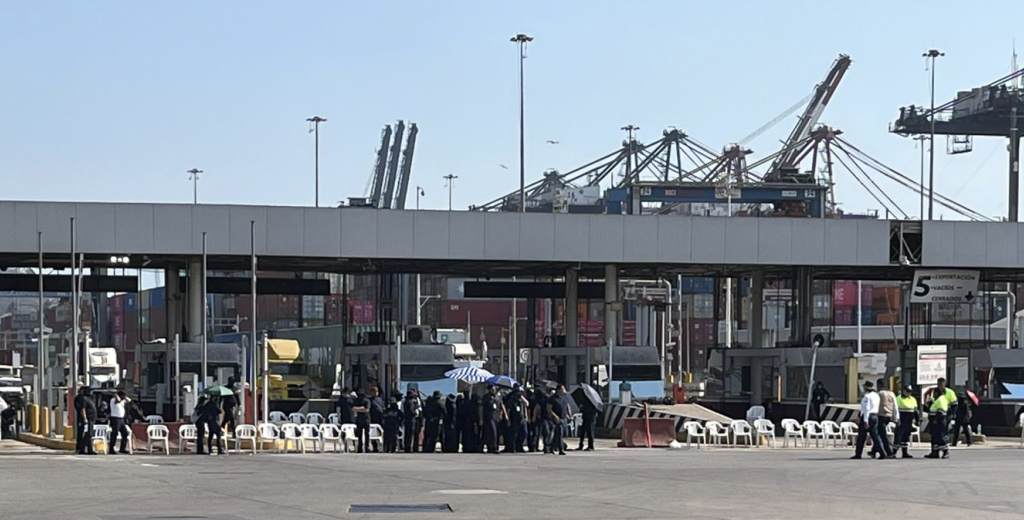 Puerto de Manzanillo, personal de Aduanas realiza nuevo paro en la zona sur