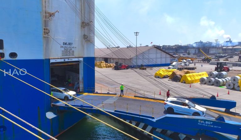 Transportacion-de-vehiculos-en-puertos