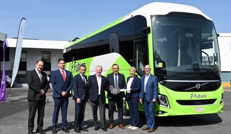 Volvo Buses entrega 61 unidades 9800 a Grupo Estrella Blanca