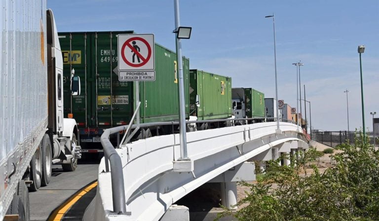 Autotransporte México - EU: Valor de la carga cae por primera vez en los últimos 12 meses