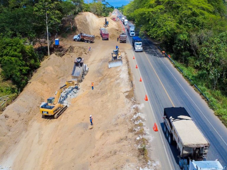 Buscan en Diputados que la SICT use residuos de llantas en construcción de carreteras