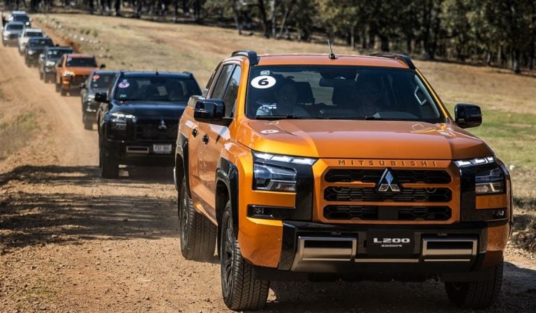 Mitsubishi-L200-flotullas