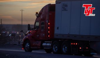 Pese a la incertidumbre, autotransporte rompe récord en valor de carga entre México y EU