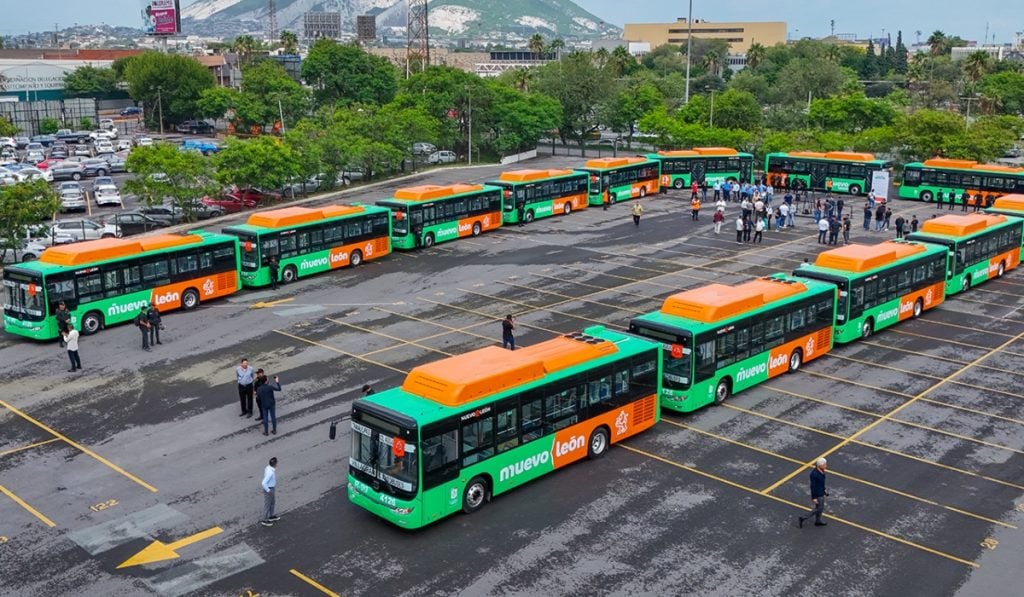 Entrega-autobuses-NL