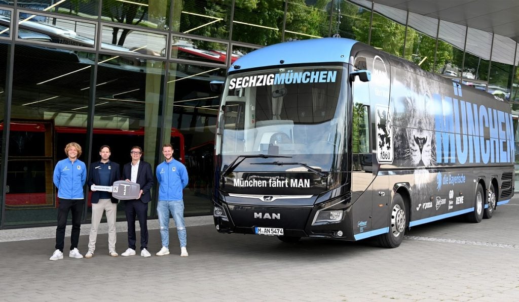 MAN-Lions-Coach