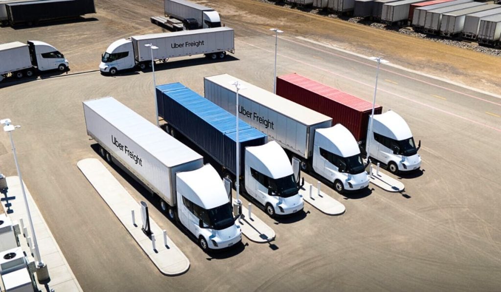 camiones-electricos-Uber-freight-tesla