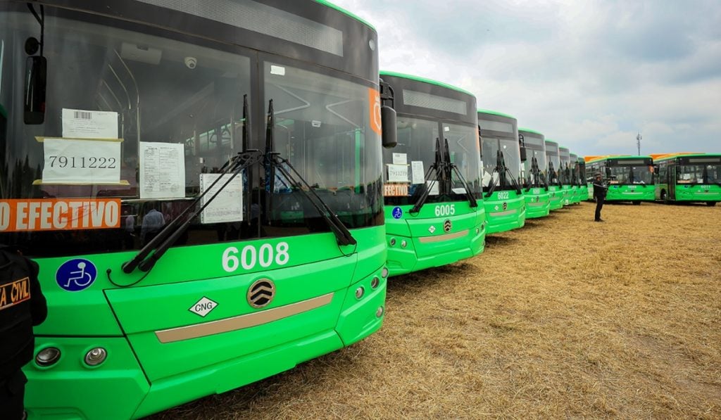 Entrega-autobuses-Golden-Dragon-NL