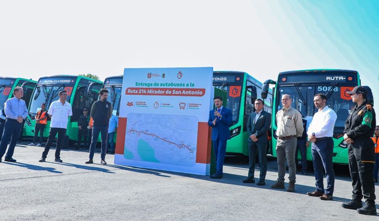 Entrega-de-autobuses-NL