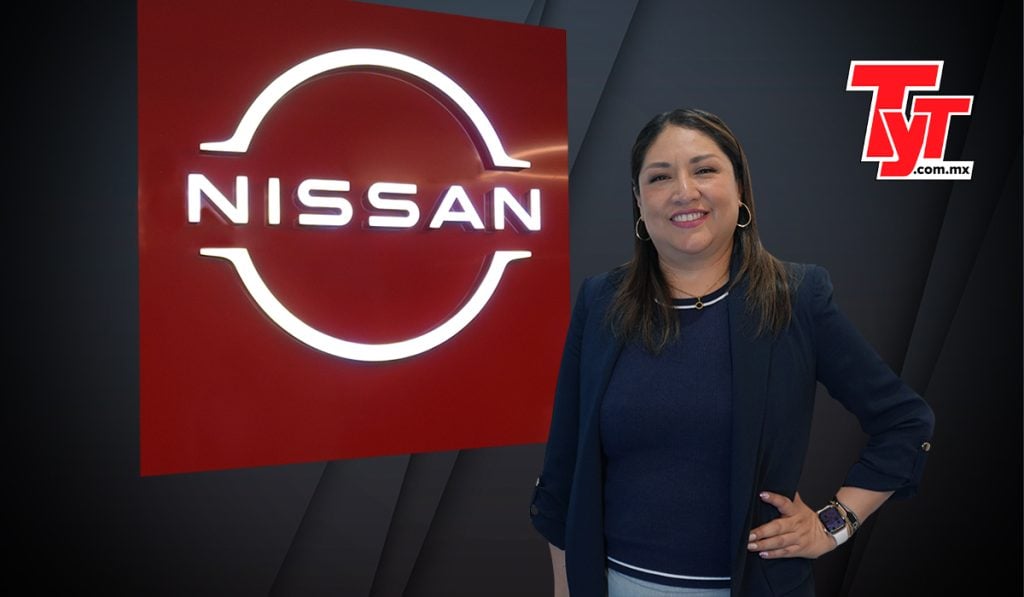 Nissan, autos y transporte, imagen de la marca Nissan moderna y mujer ejecutiva sonriendo.