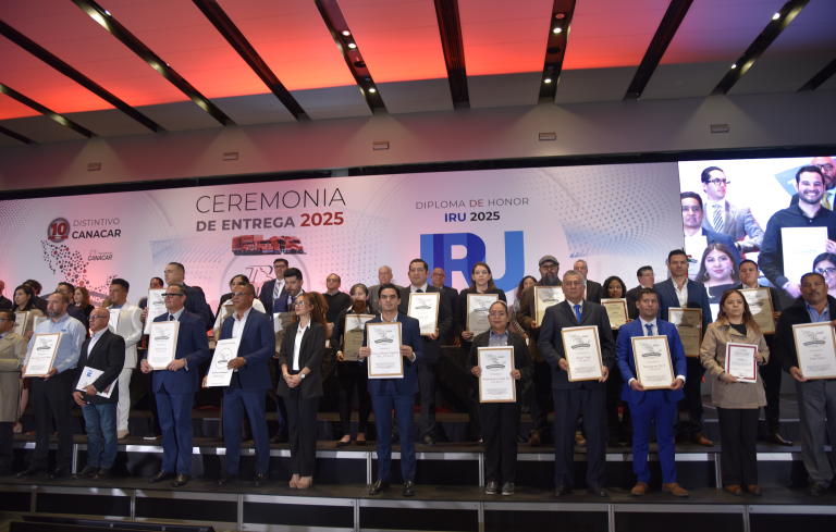 El Distintivo Canacar 2025 galardona a 320 empresas del autotransporte de carga