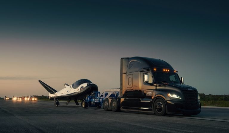 Freightliner-Cascadia-Dream-Chaser