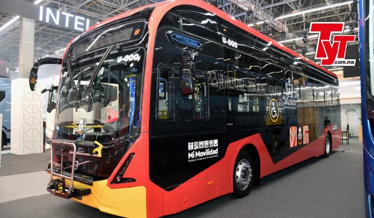 Volvo Buses entrega el primer 100% eléctrico LUMINUS piso bajo para Guadalajara