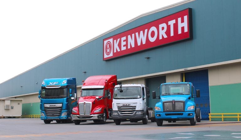 Carga con confianza: explora el amplio portafolio de tractos y camiones Kenworth-DAF