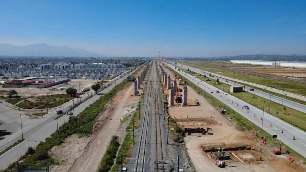 derecho-via-trenes-pasajeros-carga