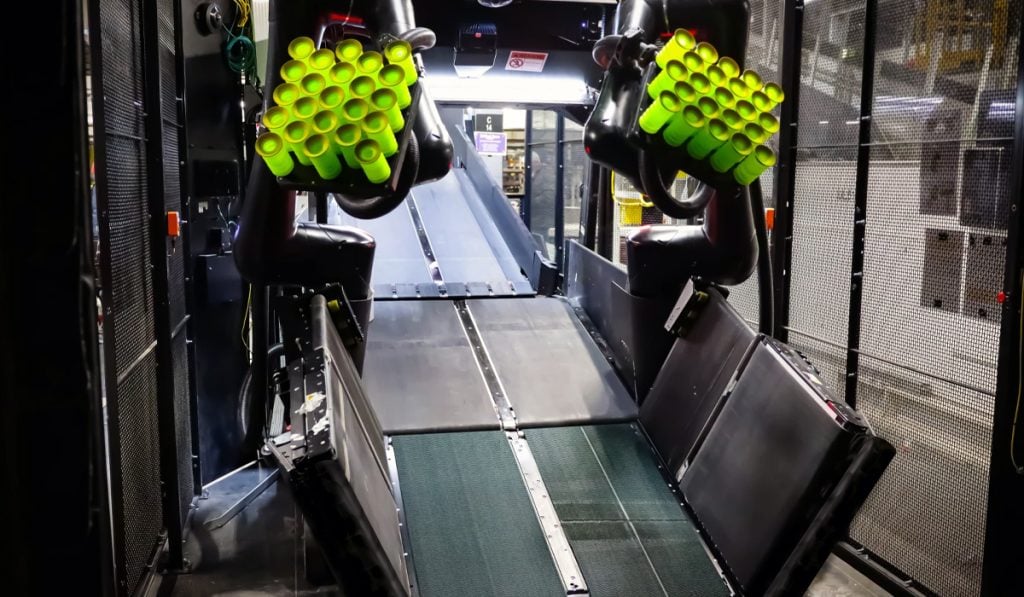 FedEx despliega descargador de remolques robótico totalmente autónomo