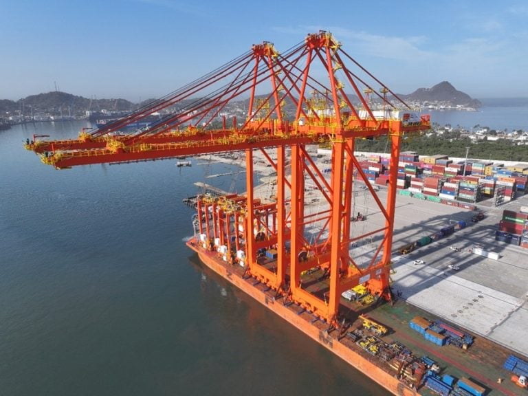 Contecon-Manzanillo-buque-TEUS.