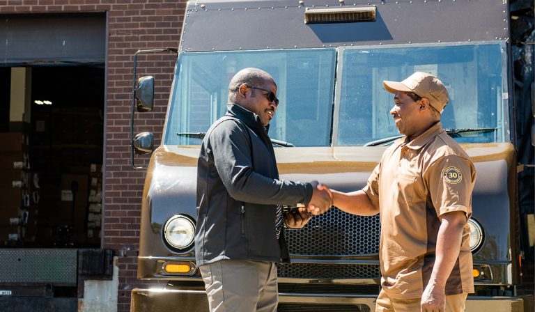 UPS invierte 50 mdd en logística para la industria automotriz de la región T-MEC