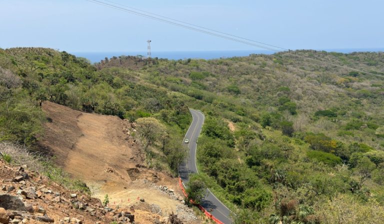 tramo-carretero-Laguna-Verde-La Mancha