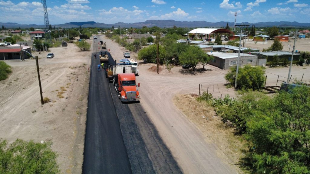 Rehabilitación de la carretera Conchos-Naica registra 60% de avance en Chihuahua