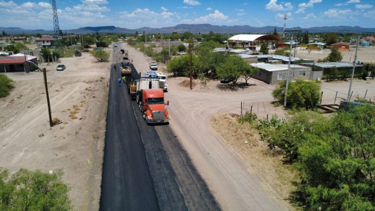 Rehabilitación de la carretera Conchos-Naica registra 60% de avance en Chihuahua