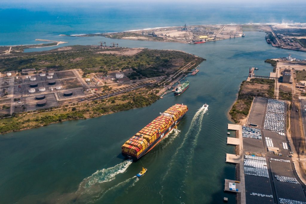 Puerto-Lazaro-Cardenas-TEUs-contenedores-MSC.