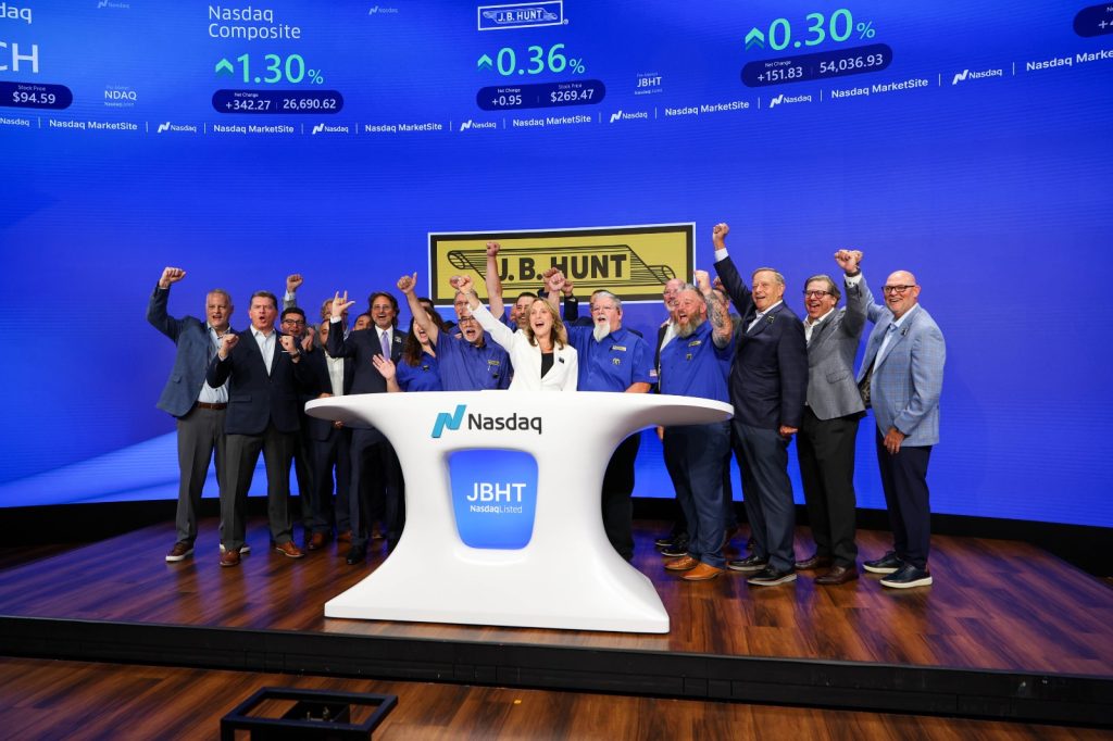J.B.-Hunt-transporte-aniversario.